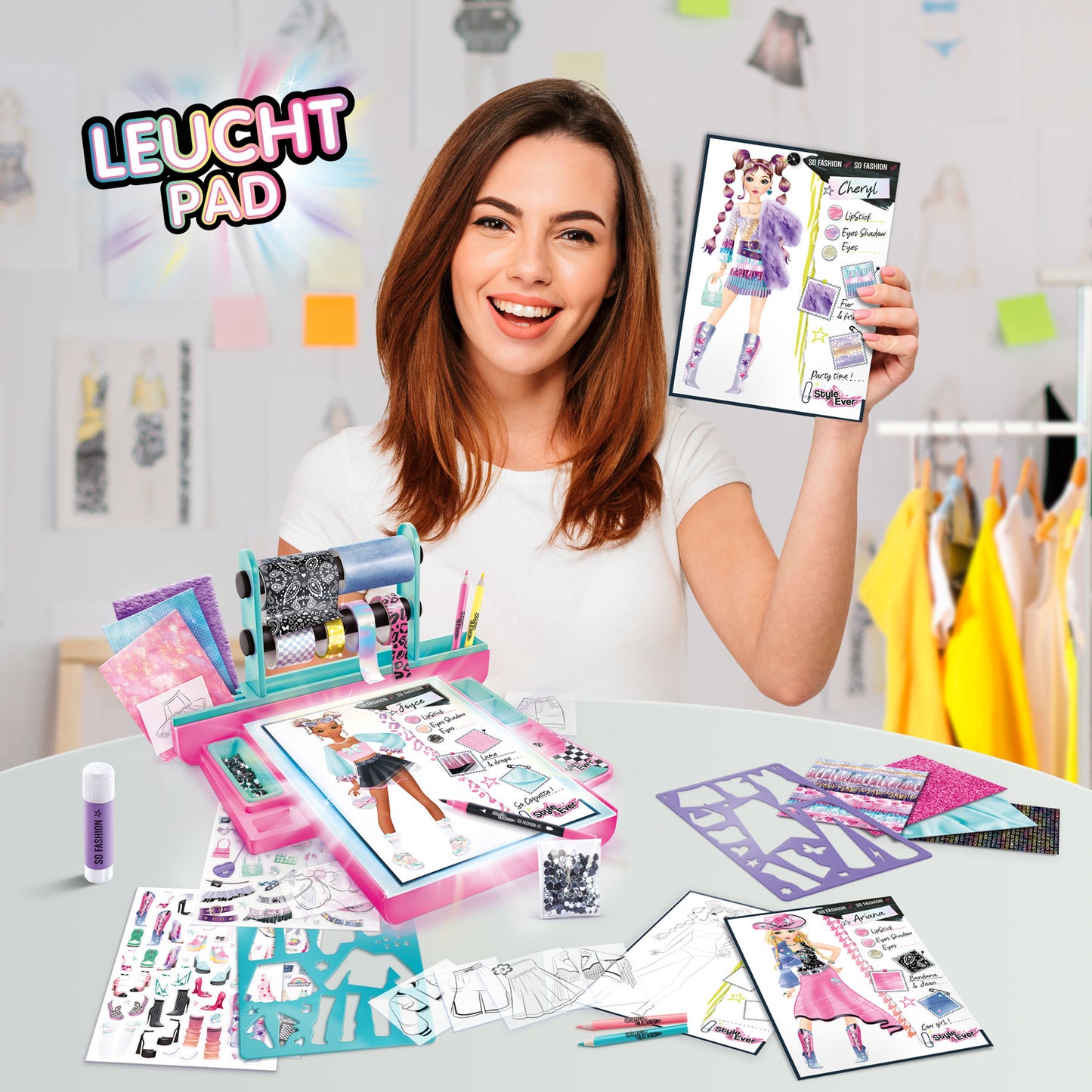 Fashion Designer Light-Up Studio